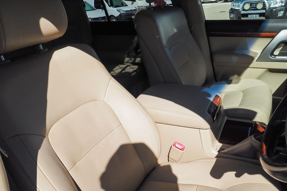 2015 Toyota Landcruiser Sahara VDJ200R