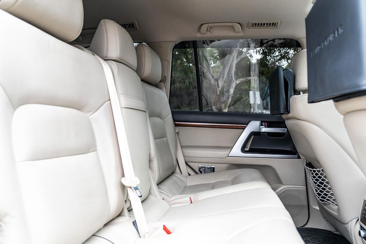 2017 Toyota Landcruiser Sahara VDJ200R