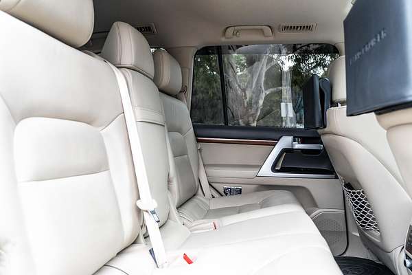 2017 Toyota Landcruiser Sahara VDJ200R