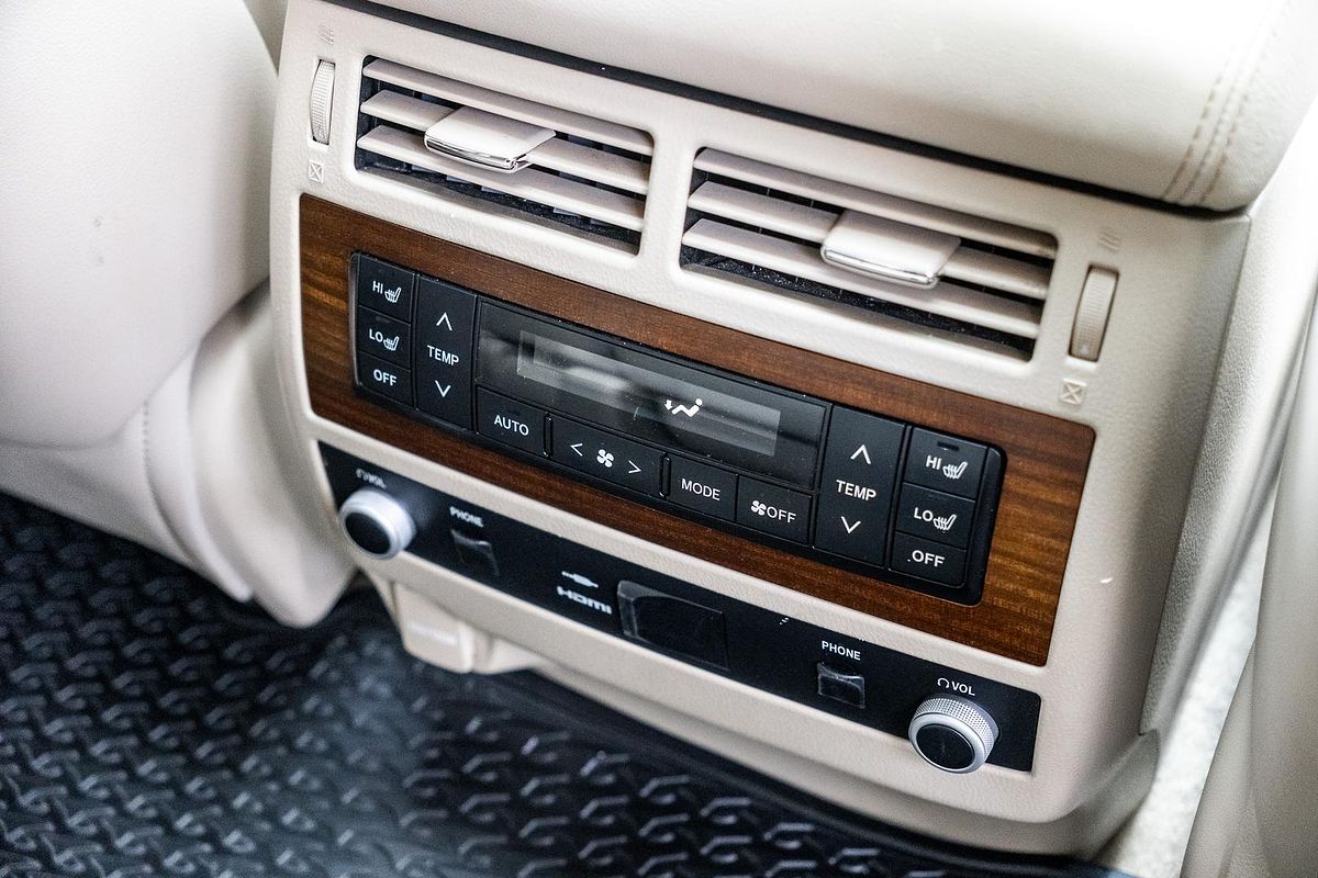 2017 Toyota Landcruiser Sahara VDJ200R