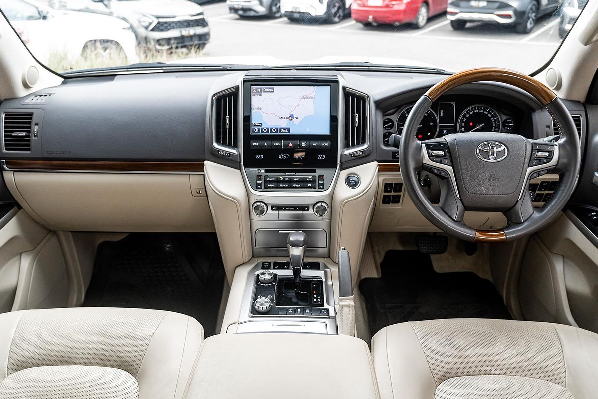 2017 Toyota Landcruiser Sahara VDJ200R