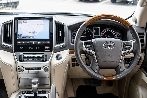 2017 Toyota Landcruiser Sahara VDJ200R