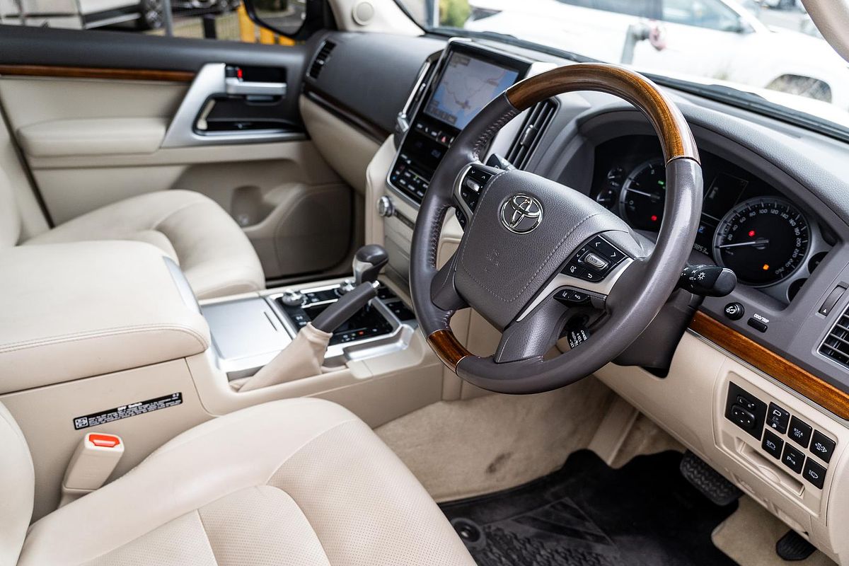 2017 Toyota Landcruiser Sahara VDJ200R