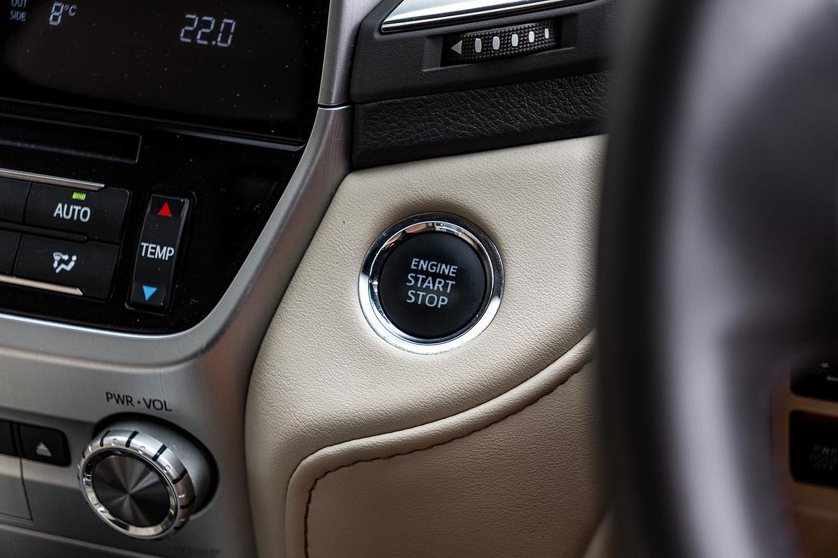 2017 Toyota Landcruiser Sahara VDJ200R