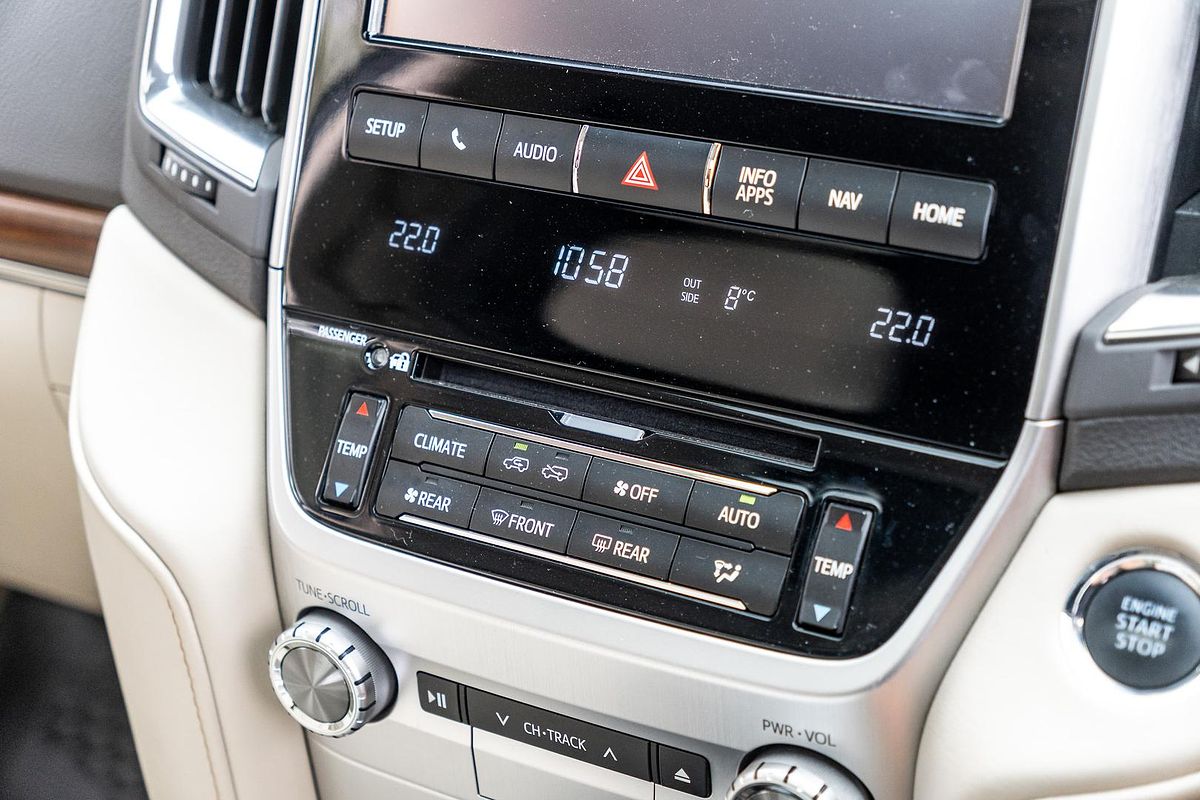 2017 Toyota Landcruiser Sahara VDJ200R