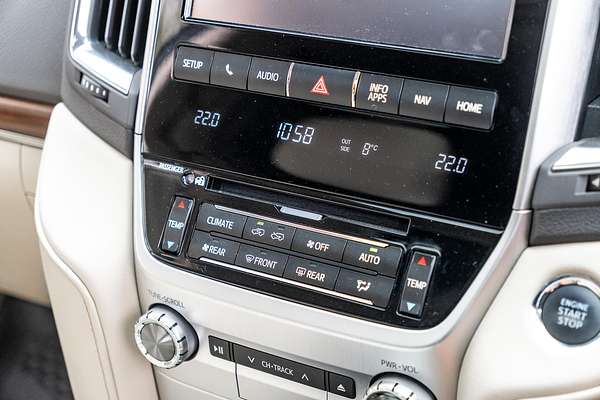 2017 Toyota Landcruiser Sahara VDJ200R