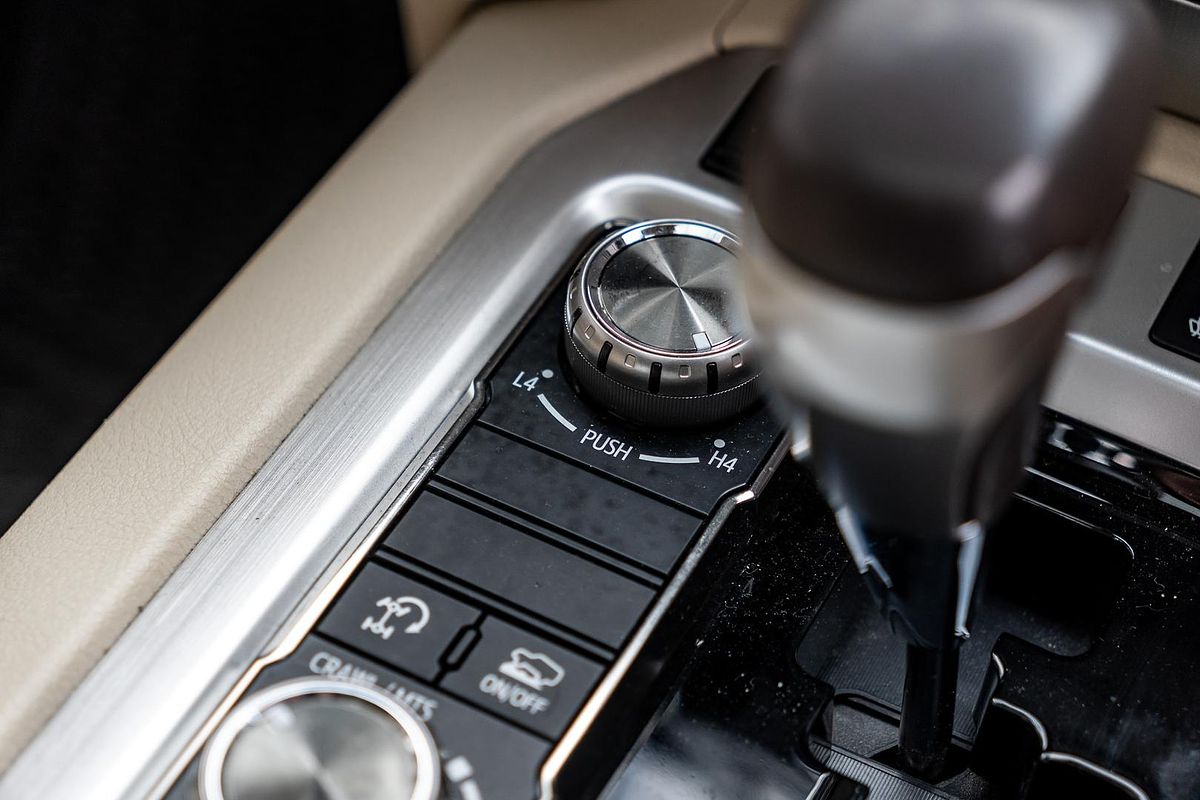 2017 Toyota Landcruiser Sahara VDJ200R