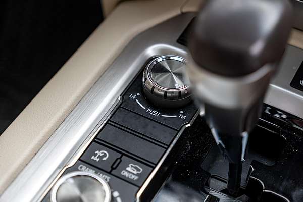 2017 Toyota Landcruiser Sahara VDJ200R