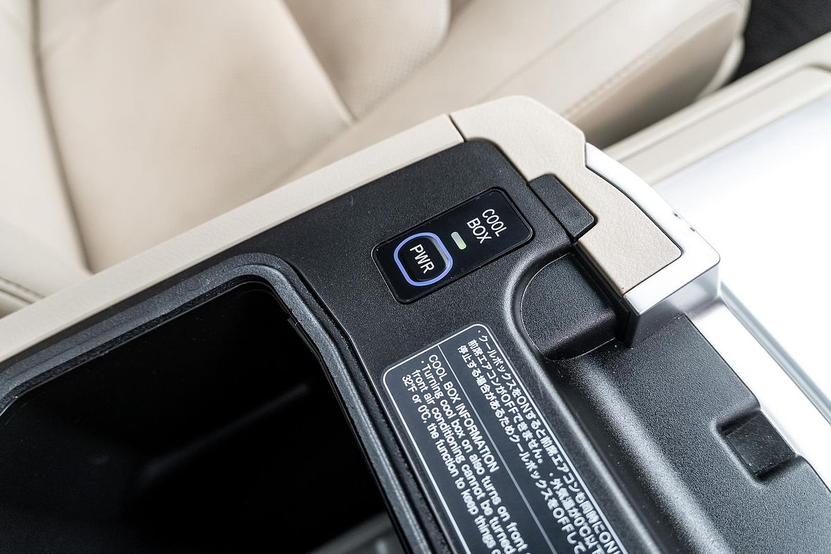 2017 Toyota Landcruiser Sahara VDJ200R