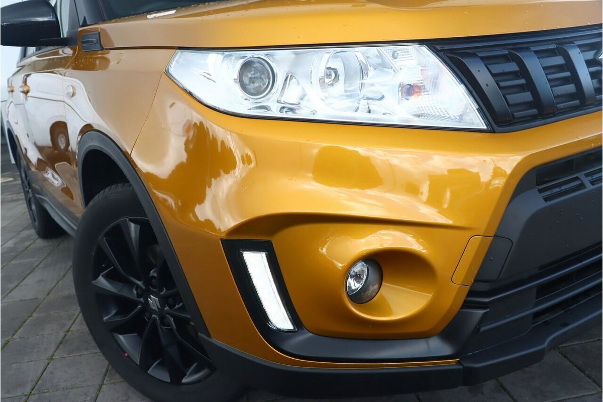 2023 Suzuki Vitara Shadow LY Series II