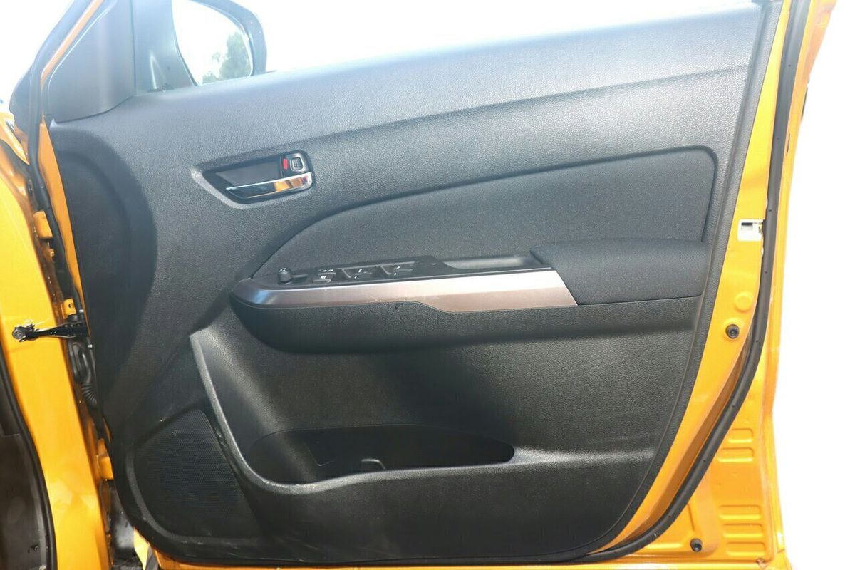 2023 Suzuki Vitara Shadow LY Series II
