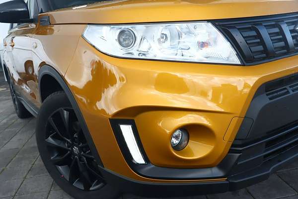 2023 Suzuki Vitara Shadow LY Series II