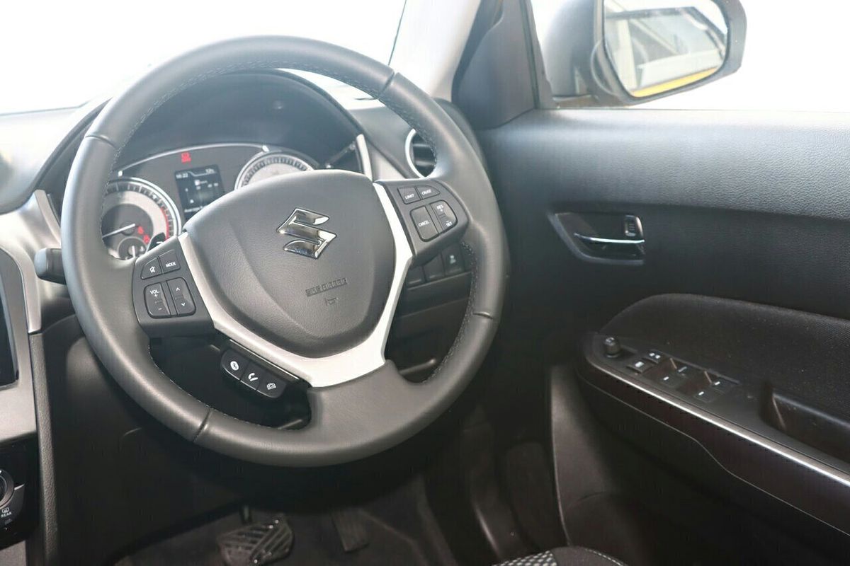 2023 Suzuki Vitara Shadow LY Series II
