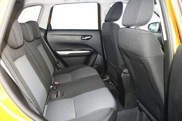 2023 Suzuki Vitara Shadow LY Series II
