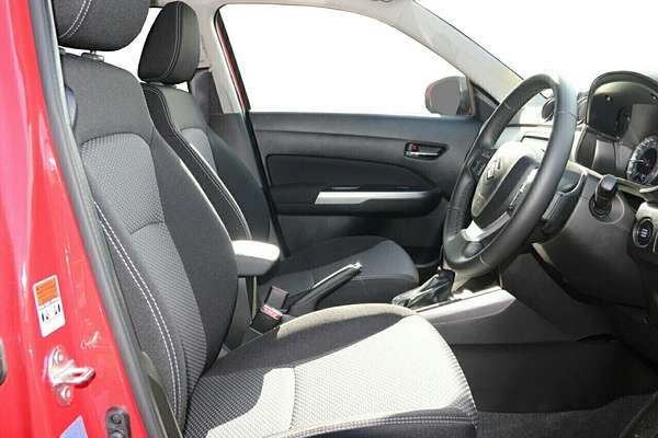 2023 Suzuki Vitara Shadow LY Series II