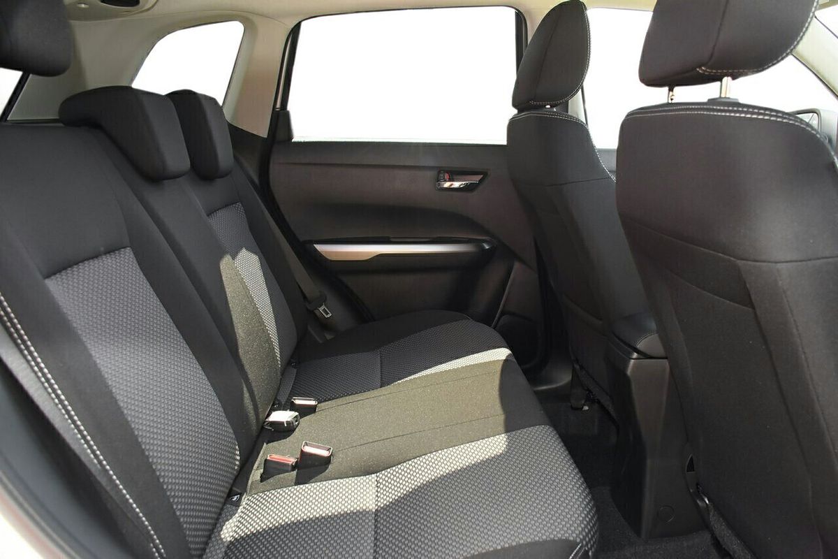 2023 Suzuki Vitara Shadow LY Series II