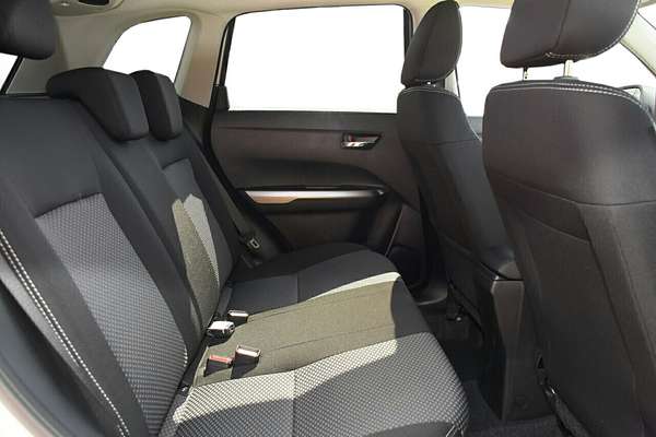 2023 Suzuki Vitara Shadow LY Series II