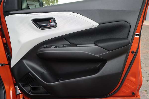 2025 Suzuki Swift Hybrid UZ