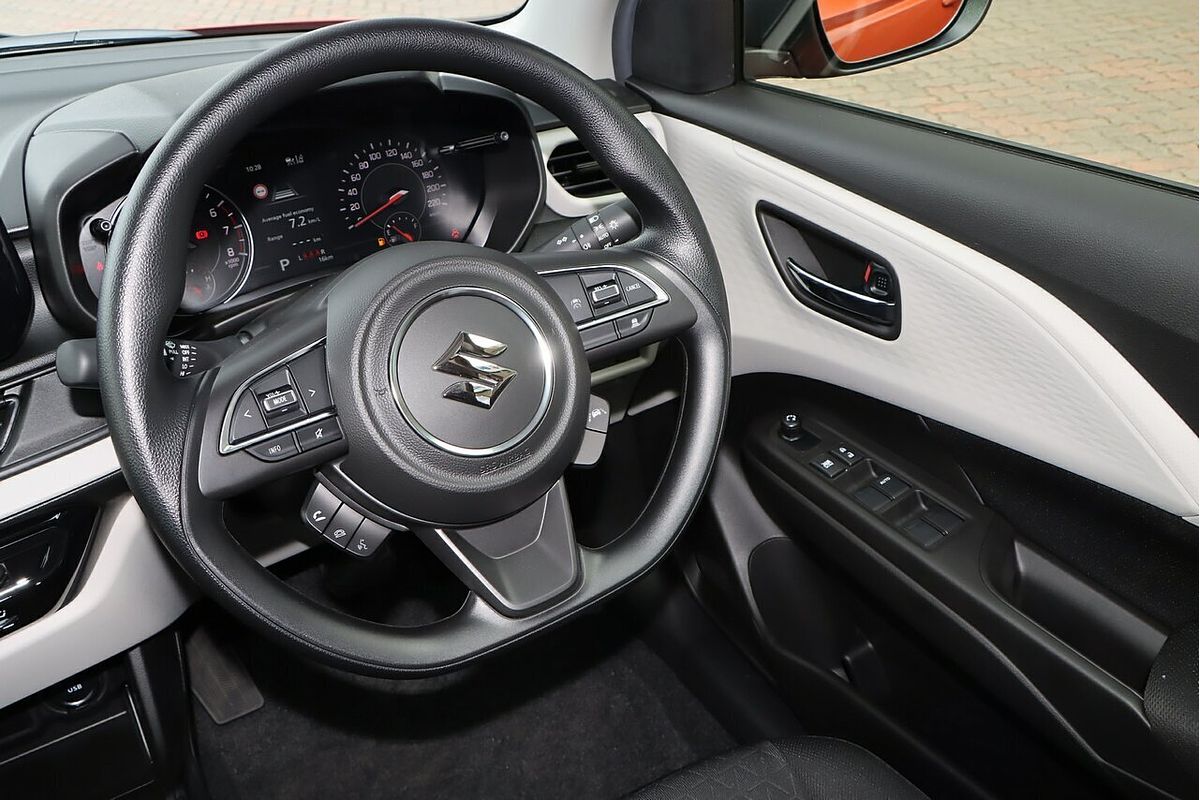 2025 Suzuki Swift Hybrid UZ