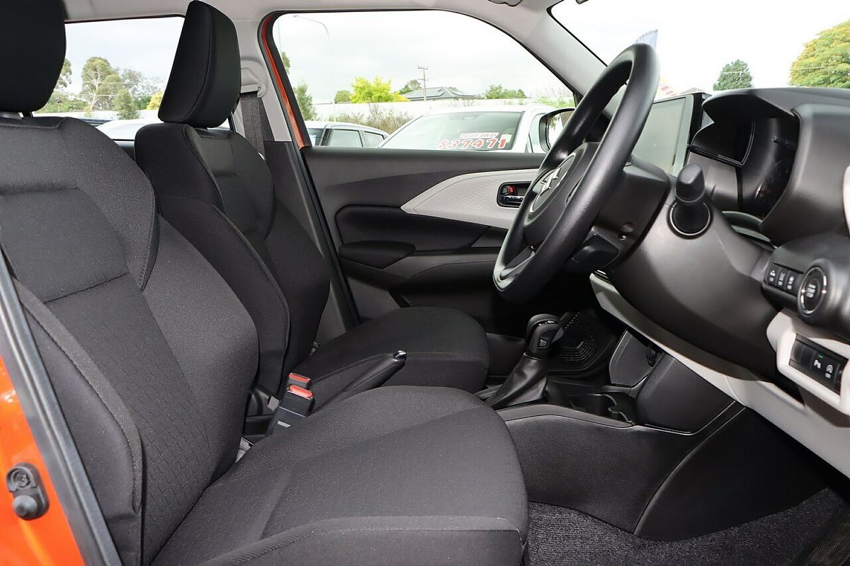 2025 Suzuki Swift Hybrid UZ