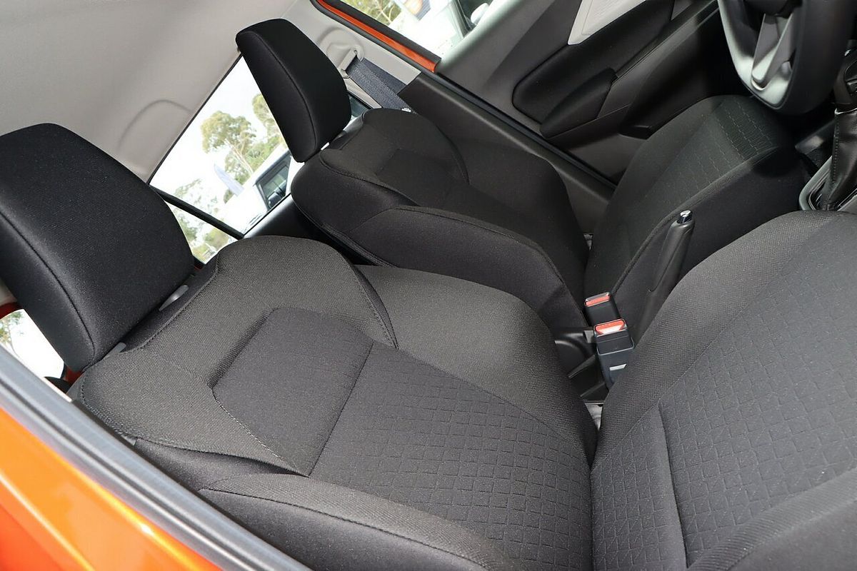 2025 Suzuki Swift Hybrid UZ