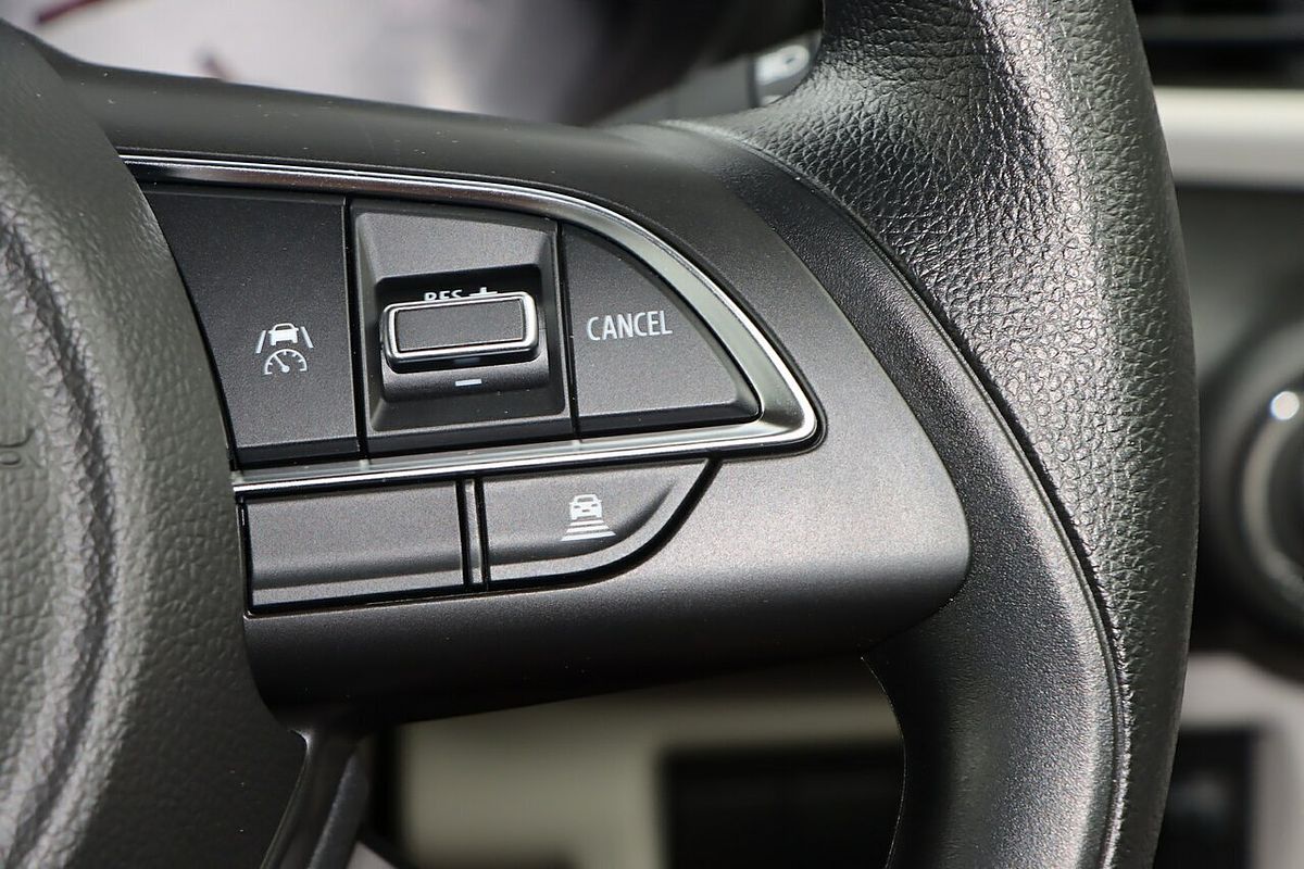 2025 Suzuki Swift Hybrid UZ