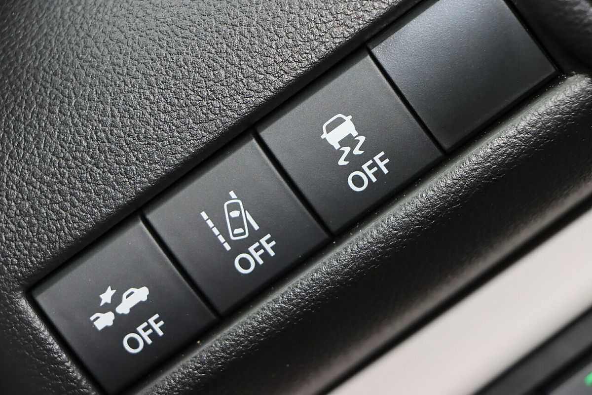 2025 Suzuki Swift Hybrid UZ
