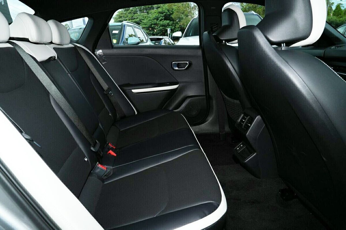 2025 Kia K4 GT-Line CL4m