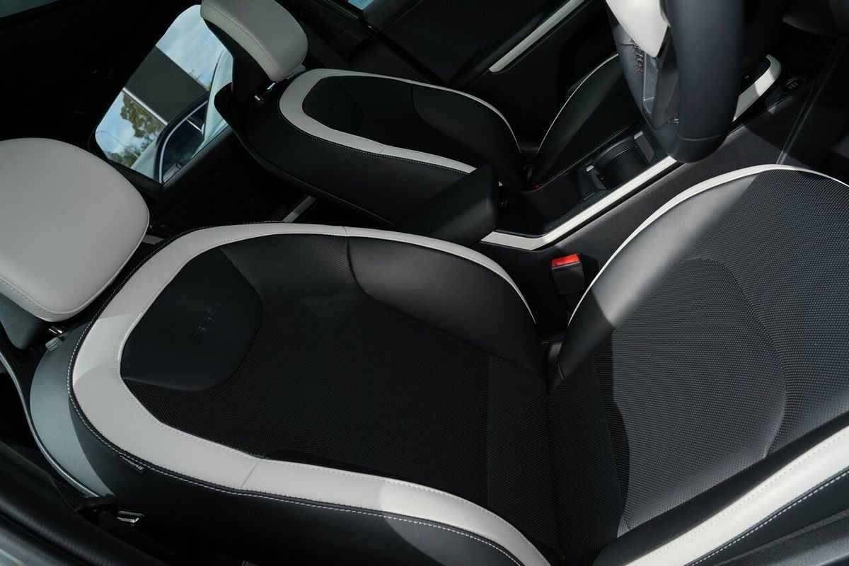 2025 Kia K4 GT-Line CL4m