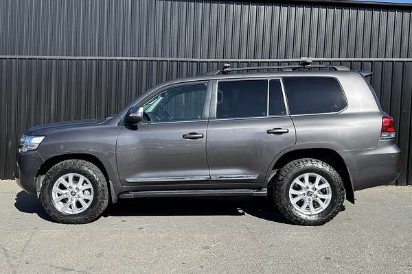 2017 Toyota Landcruiser Sahara VDJ200R