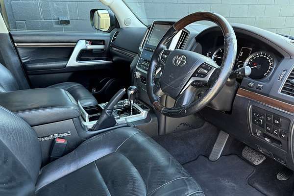 2017 Toyota Landcruiser Sahara VDJ200R