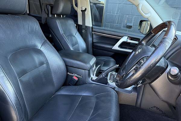 2017 Toyota Landcruiser Sahara VDJ200R