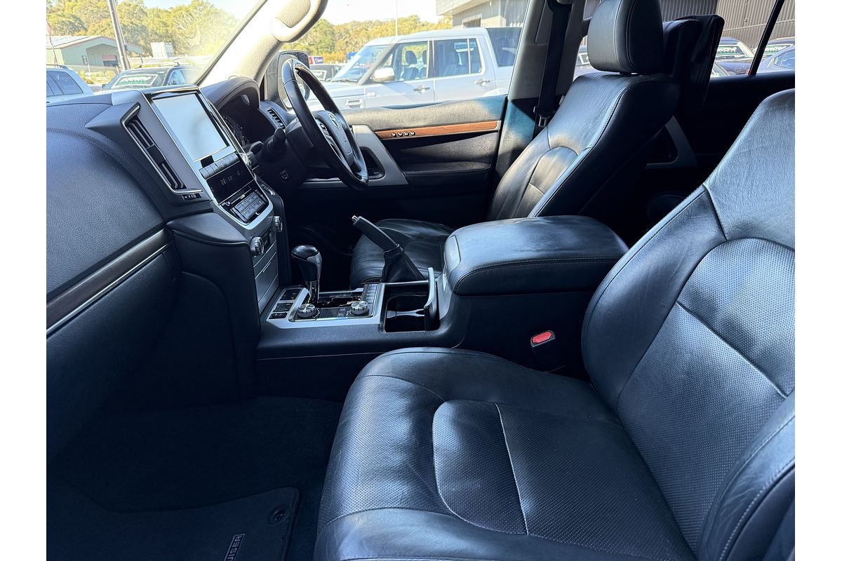 2017 Toyota Landcruiser Sahara VDJ200R