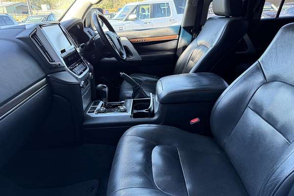 2017 Toyota Landcruiser Sahara VDJ200R
