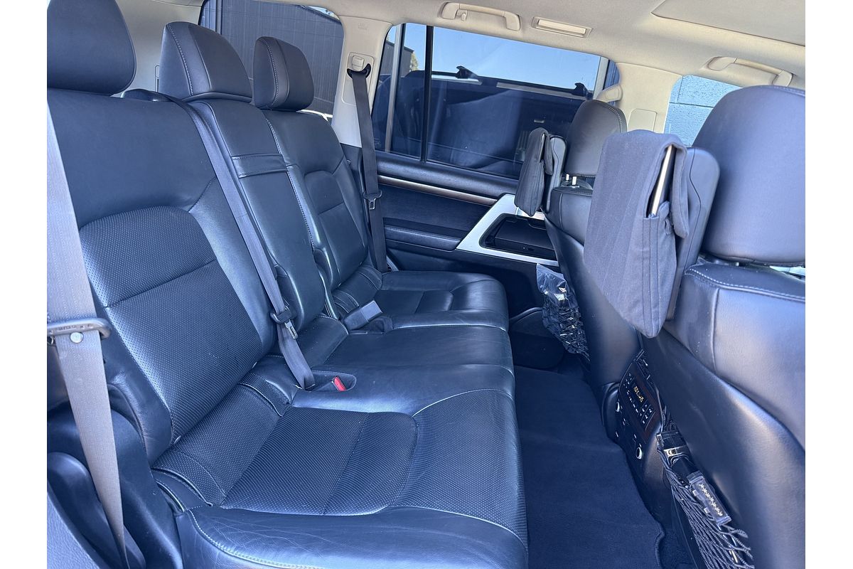 2017 Toyota Landcruiser Sahara VDJ200R