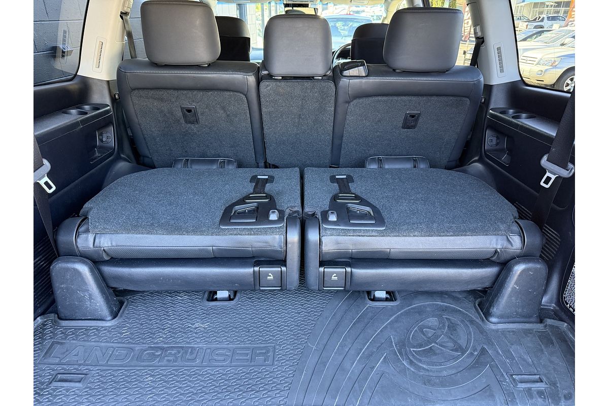 2017 Toyota Landcruiser Sahara VDJ200R