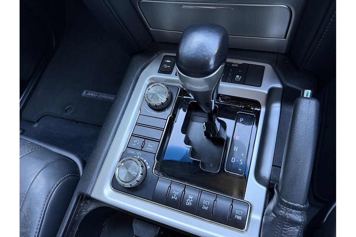 2017 Toyota Landcruiser Sahara VDJ200R