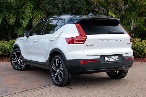 2021 Volvo XC40 T5 R-Design