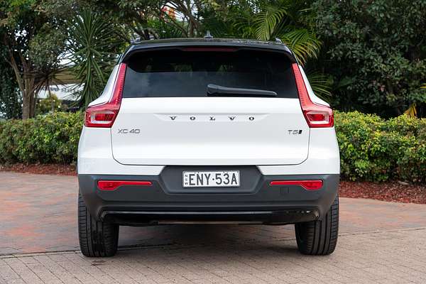 2021 Volvo XC40 T5 R-Design