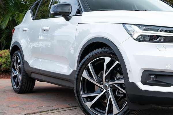 2021 Volvo XC40 T5 R-Design