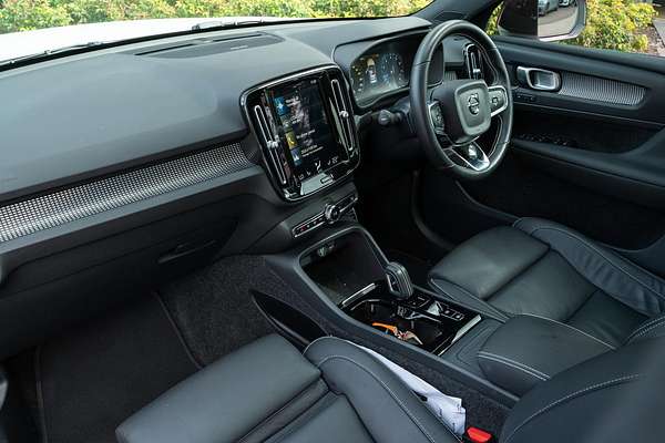 2021 Volvo XC40 T5 R-Design