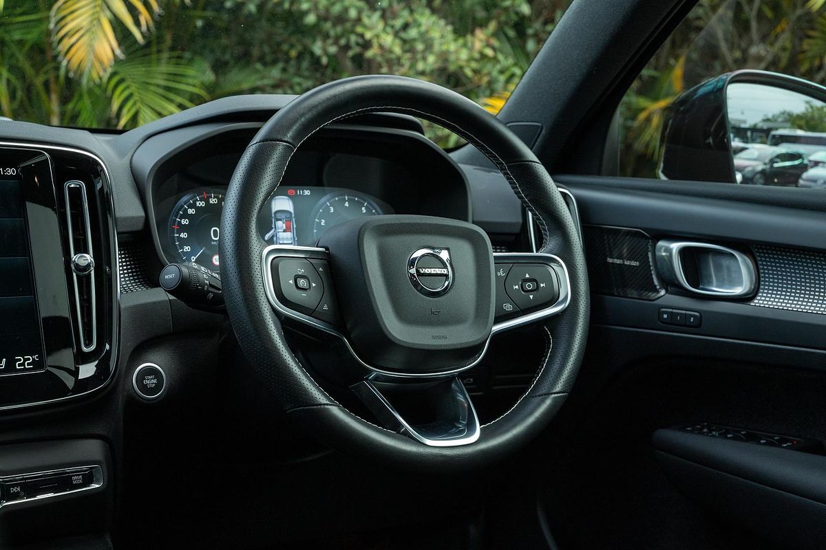 2021 Volvo XC40 T5 R-Design