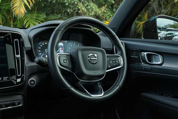 2021 Volvo XC40 T5 R-Design