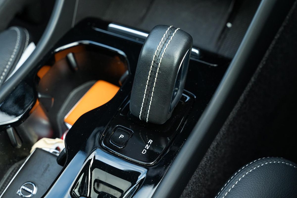 2021 Volvo XC40 T5 R-Design