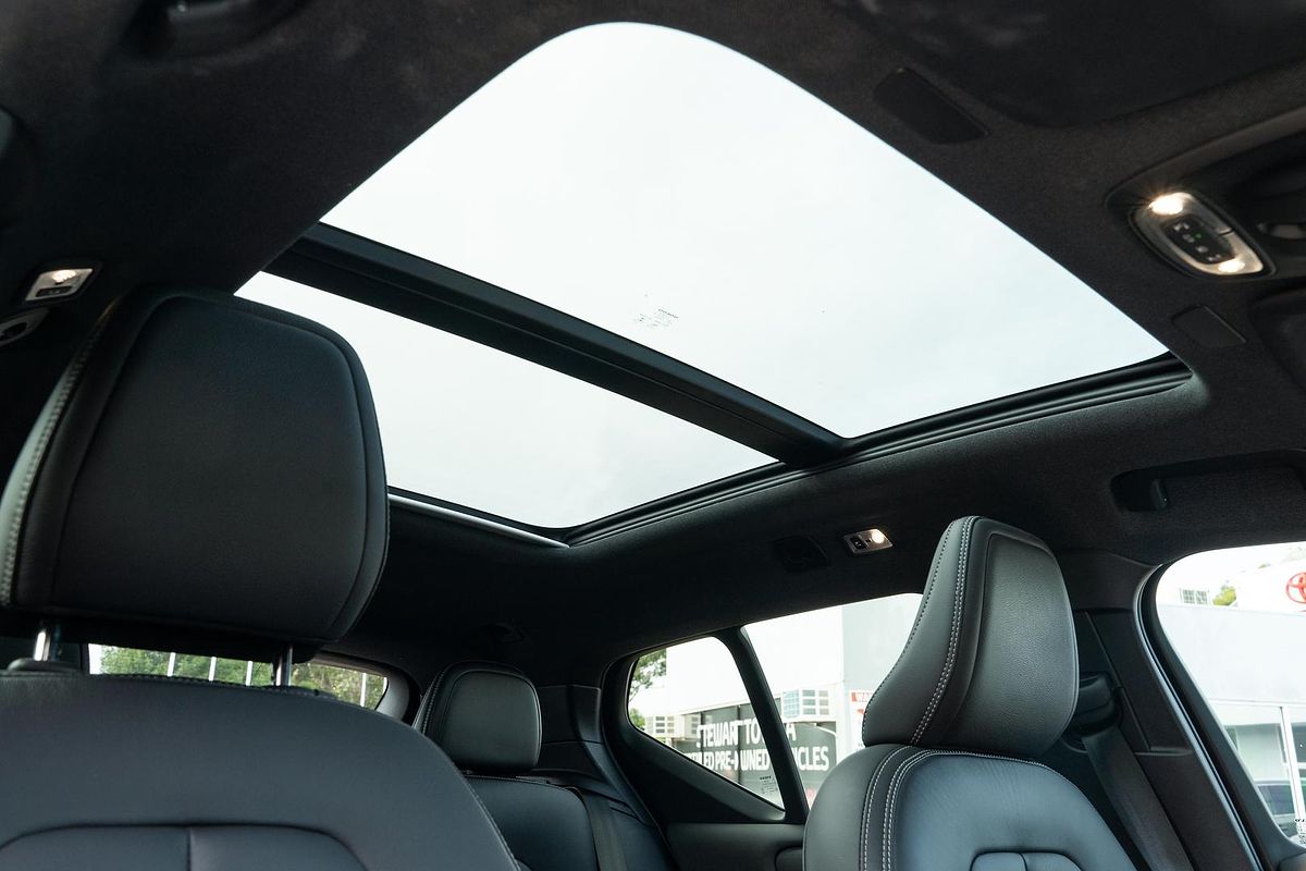 2021 Volvo XC40 T5 R-Design