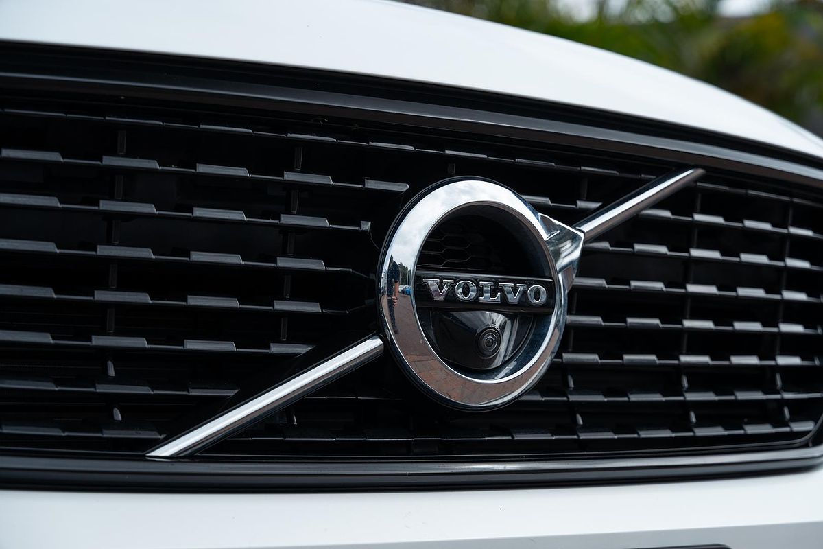 2021 Volvo XC40 T5 R-Design