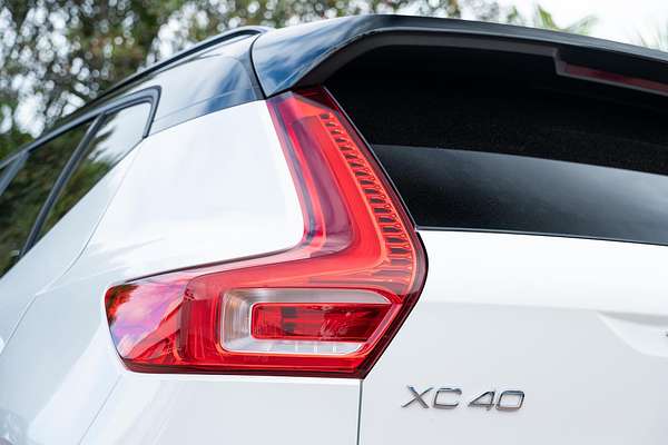 2021 Volvo XC40 T5 R-Design