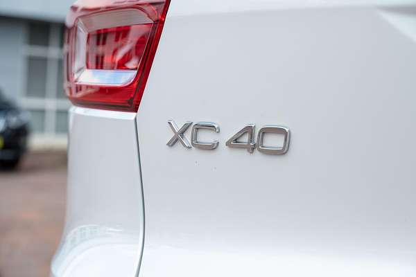 2021 Volvo XC40 T5 R-Design