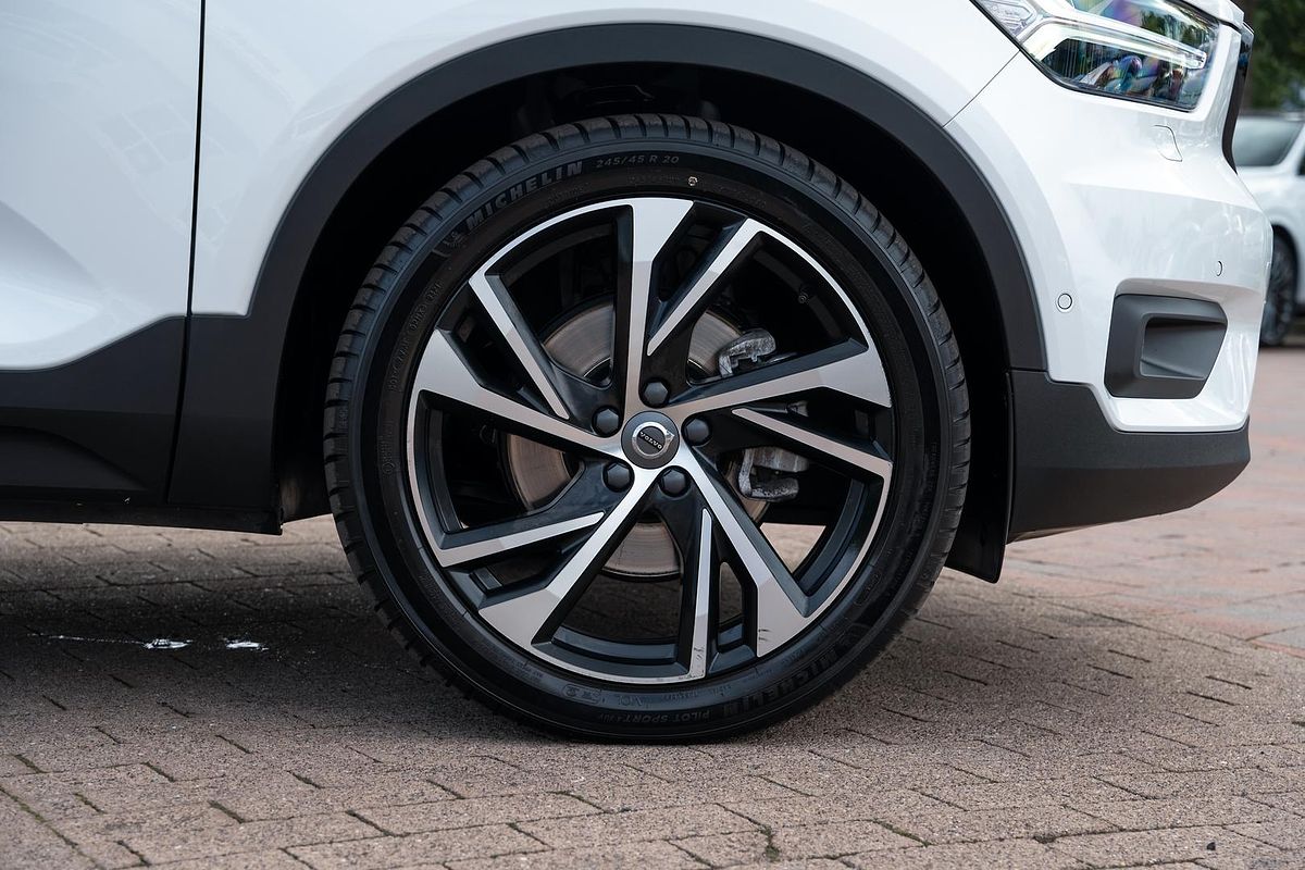 2021 Volvo XC40 T5 R-Design