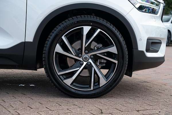 2021 Volvo XC40 T5 R-Design